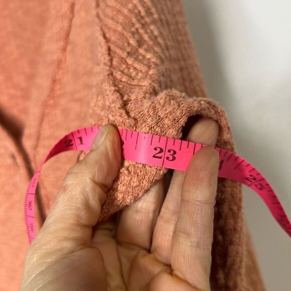 Two by Vince Camuto Peach Pink Vneck Button Up Top Blouse Textured - Picture 8 of 9